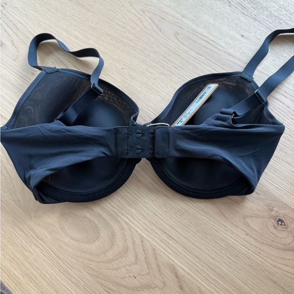 SKIMS Weightless Demi Bra - Picture 2 of 6